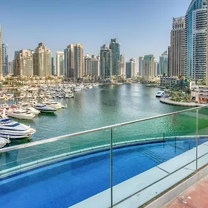 Cayan Tower Apartment Dubai