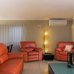 Jacaranda Cottages Country house